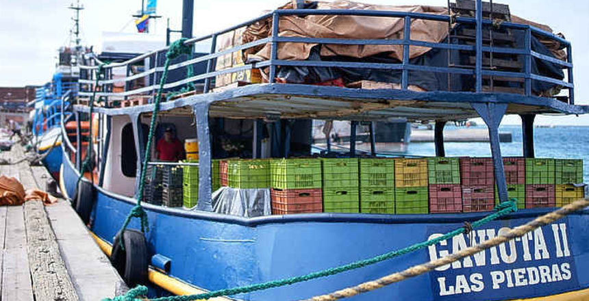 Venezolaanse schepen met producten in Aruba
