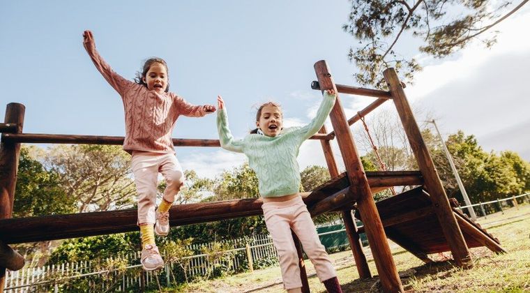 Meisjes worden actiever op groene schoolpleinen