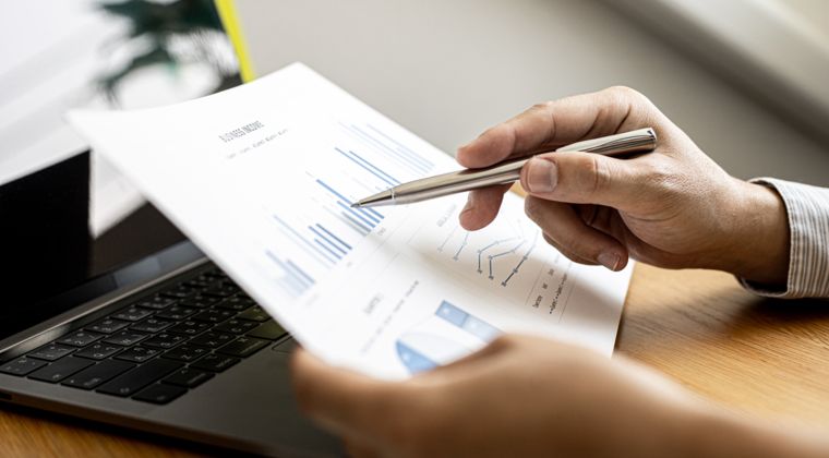 Grip op bezuinigingen in het vastgoed