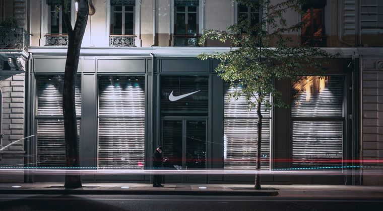 Nike geeft medewerkers hoofdkantoor week vrij