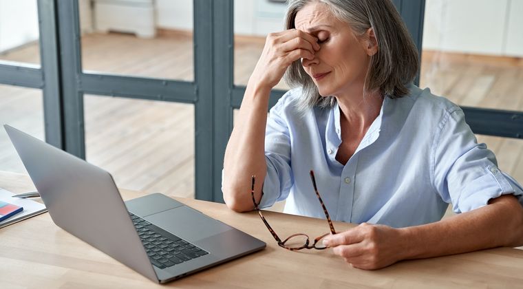 Ruim een derde van vrouwen met overgangsklachten wil meer begrip en steun leidinggevende