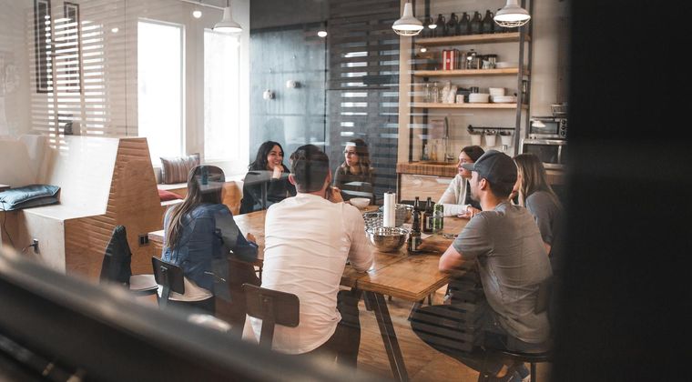 Welzijn in een coworking ruimte: de voordelen van een wellness programma 