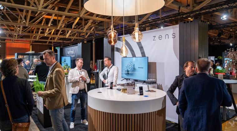 Slimmere werkplekken door draadloos opladen