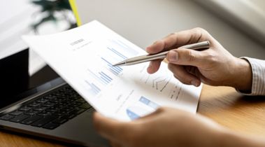 Grip op bezuinigingen in het vastgoed