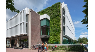 'Levende' muur voor het HUIS van Roosendaal